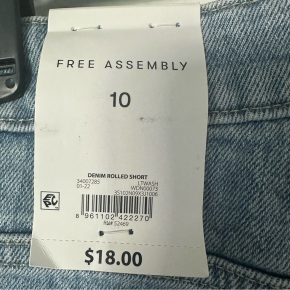 Free Assembly Women’s Denim Cuffed Shorts - Size 10 - Picture 2 of 5